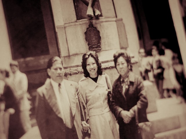 Dr. Jane Guerra and parents in Lima, Peru